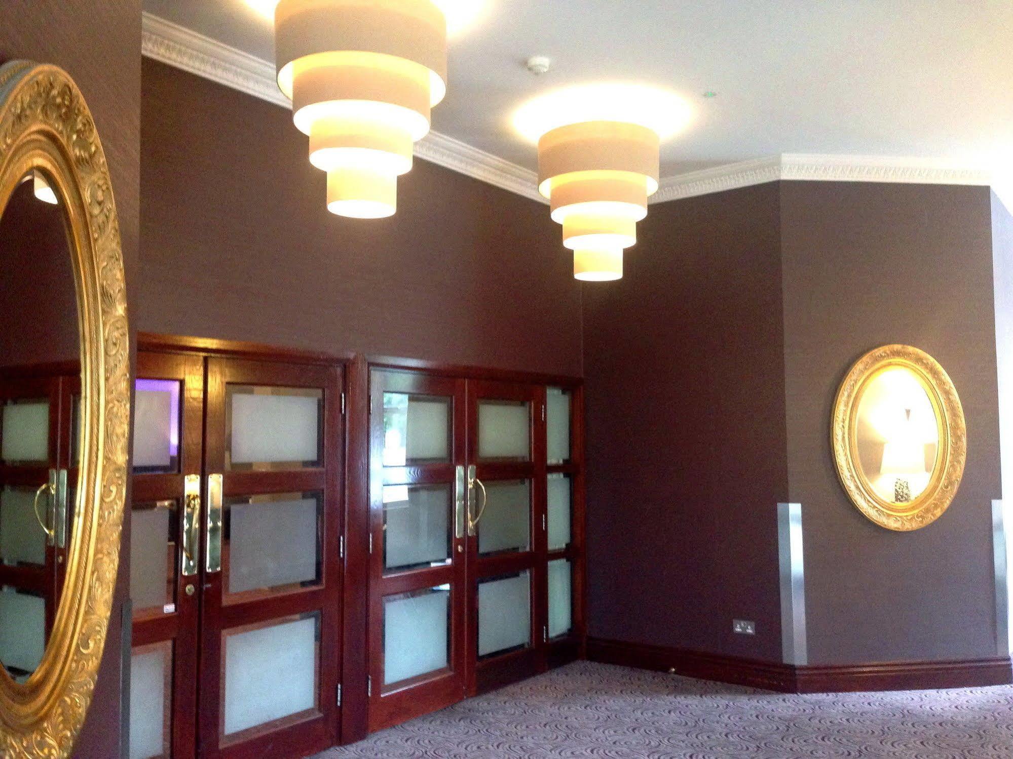 Carrigaline Court Hotel & Leisure Centre Dış mekan fotoğraf