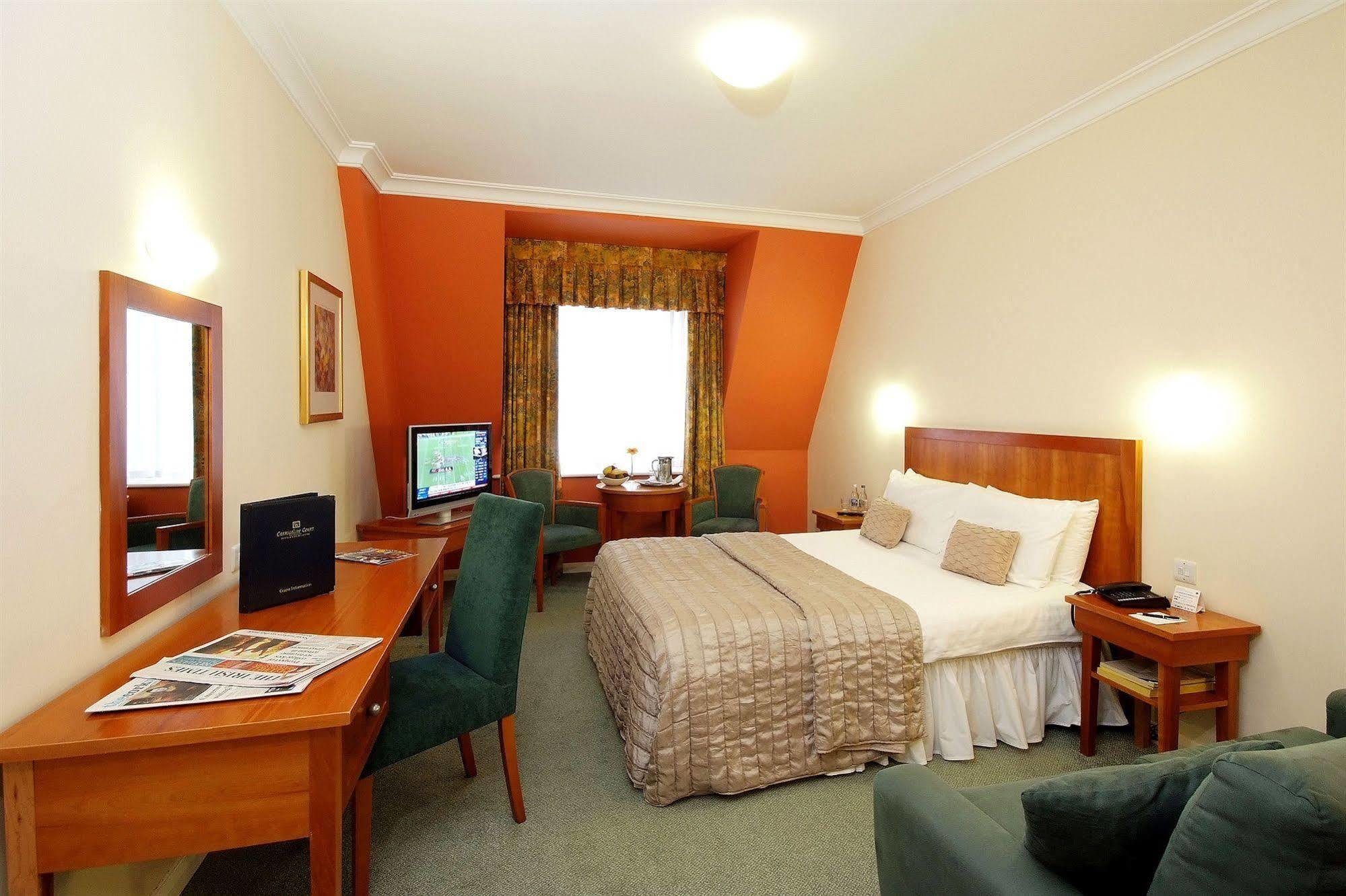 Carrigaline Court Hotel & Leisure Centre Dış mekan fotoğraf